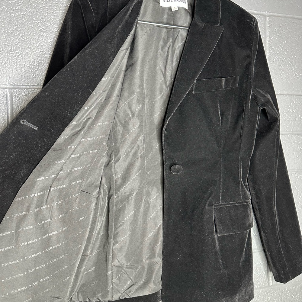 Steve Madden - Elegant Black Velvet Jacket - Picture 6 of 14